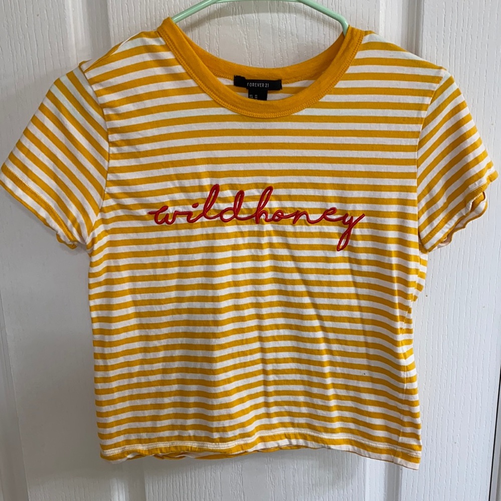Women’s Forever 21 crop T-Shirt